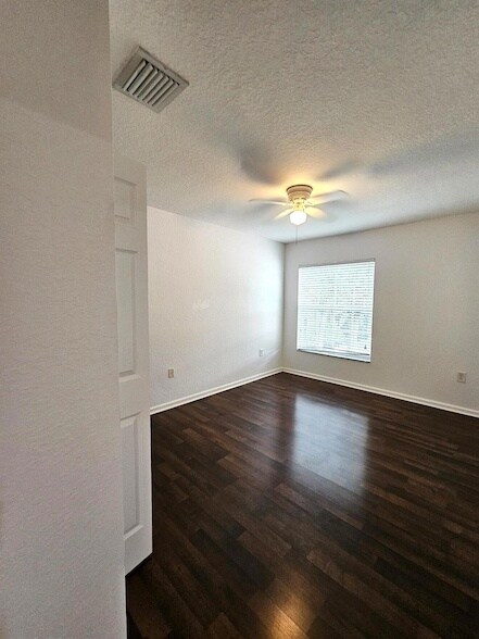 Building Photo - 7533 Topiary Ave