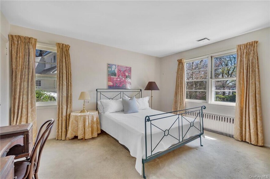 Building Photo - 6 Wildway