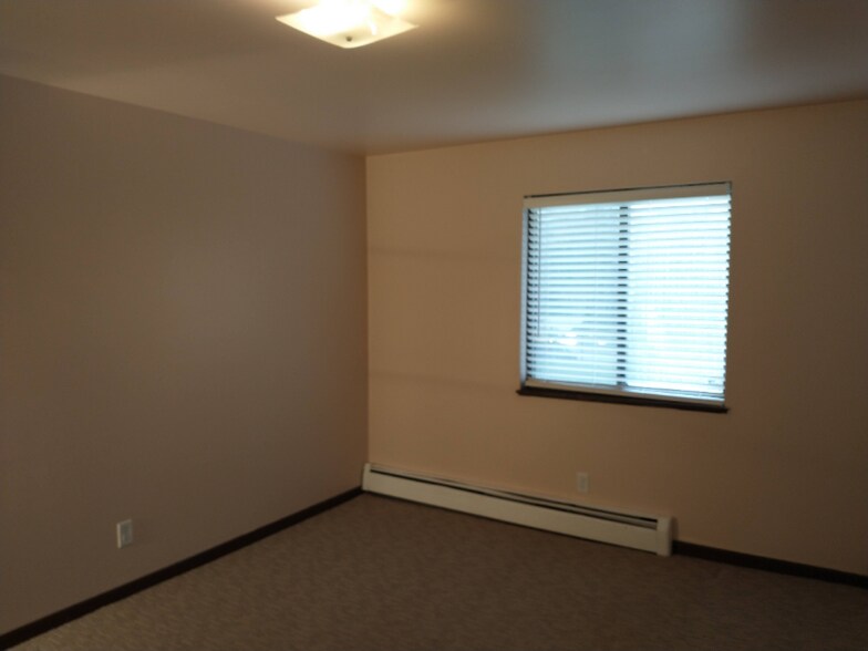 Building Photo - 362 Hope Ave