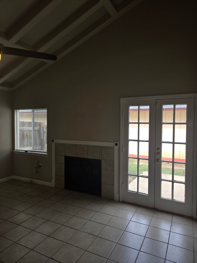 Building Photo - 9570 Bowen dr