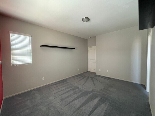 Building Photo - Spacious Chula Vista Home | 2 Car Garage | Pools, Gym & Tennis Courts