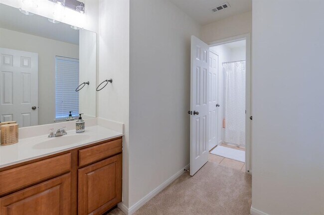 Building Photo - 4004 Rocky Shore Ln