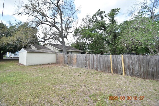 Building Photo - 2014 E Linebaugh Ave.