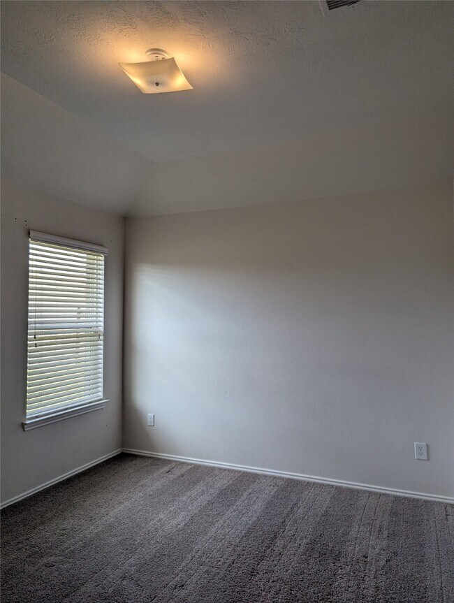 Building Photo - 13319 Lansdown St