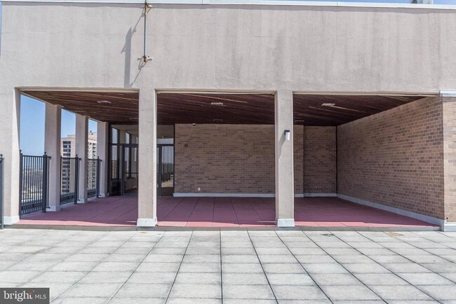 Building Photo - 3713 S George Mason Dr