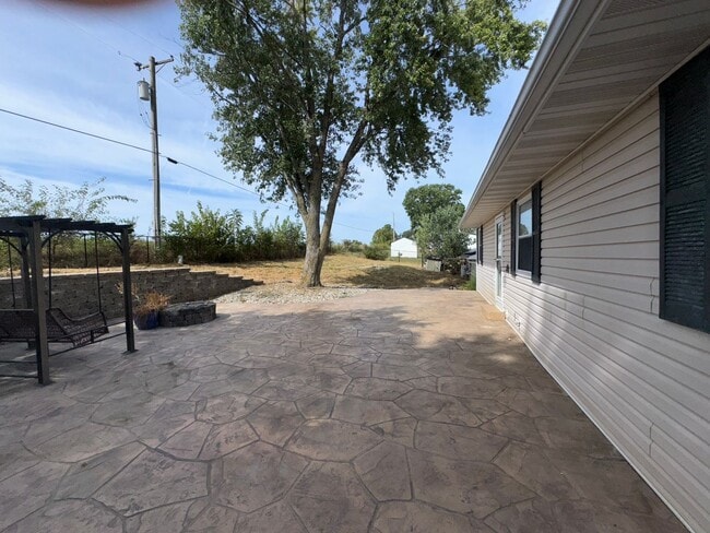 Building Photo - 6120 Dove Lake View