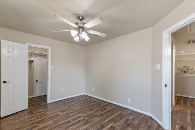 Building Photo - 24822 Dutton Point Dr