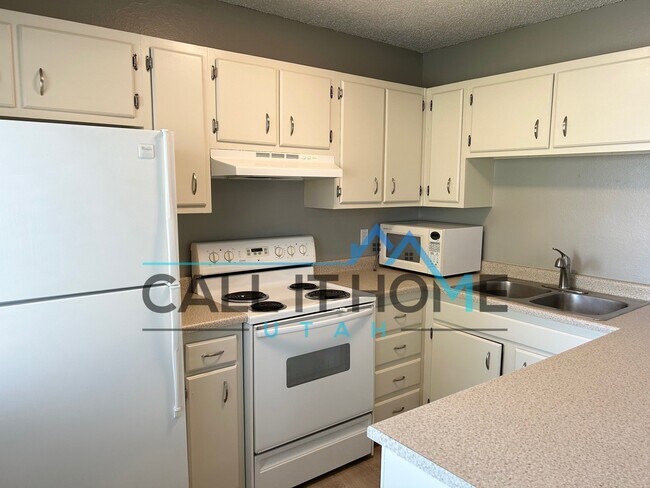 Building Photo - 4527 1175 W