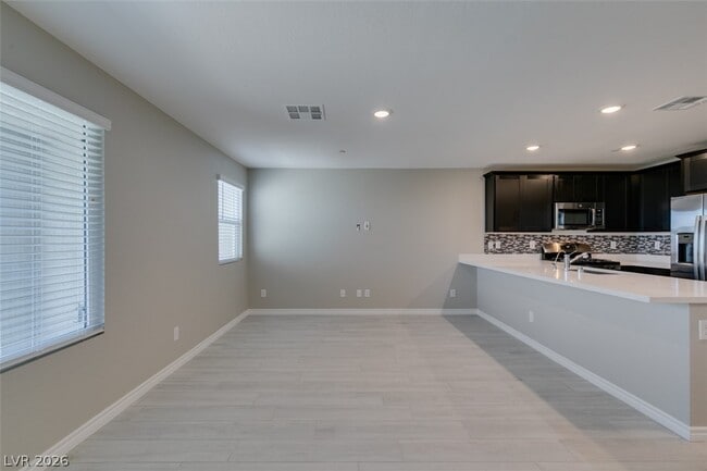 Building Photo - 6184 Rathbone St