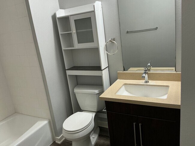 Building Photo - 3 Bedroom 3 Bath Townhouse Style Condo at Depot Walk in Orange