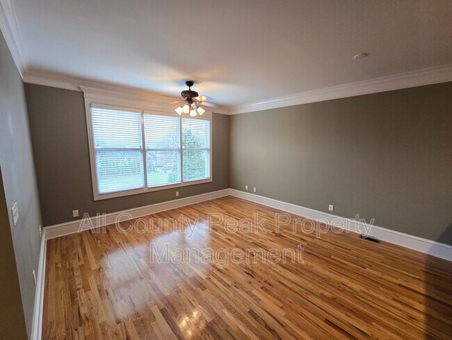 Building Photo - 216 Shady Ridge Ln