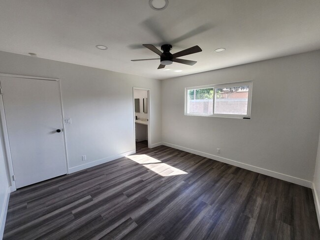 Building Photo - Newly Remodeled 3-Bedroom, 2-Bathroom Home...