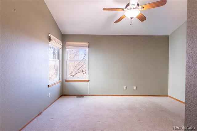 Building Photo - 2323 Dogwood Cir