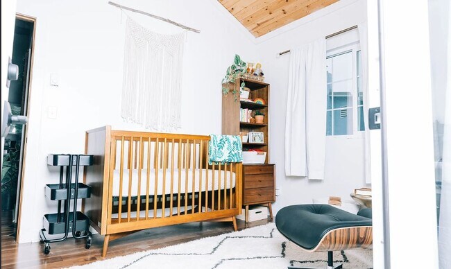 Building Photo - Classic Meets Modern Two-Bedroom, one bath Home in the Columbia Neighborhood