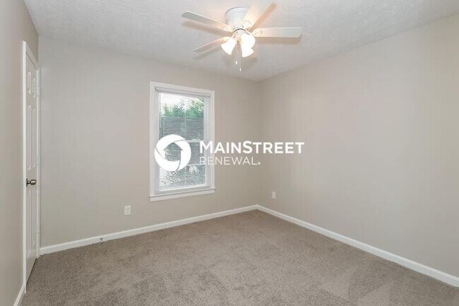 Building Photo - 3 Bedroom Pet-Friendly Home in FAIRBURN, GA with Main Street Renewal