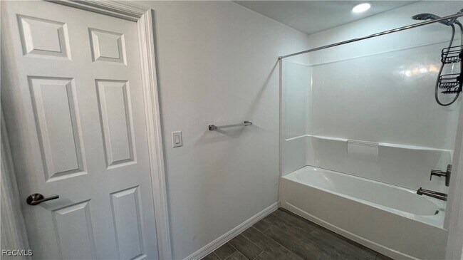 Building Photo - 213 NW 9th St