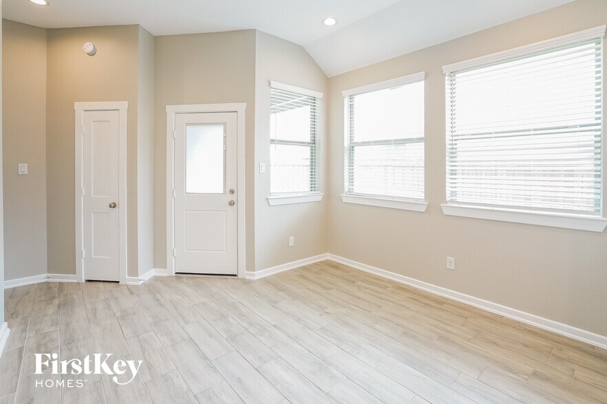 Building Photo - 27005 Sofia Forest Dr