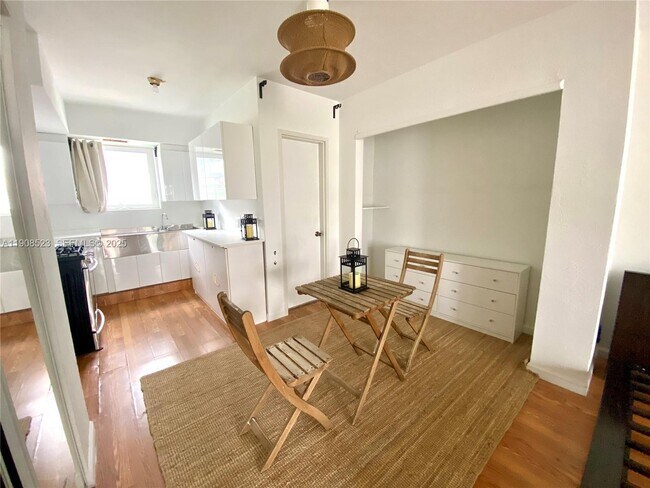 Building Photo - 158 Ocean Dr