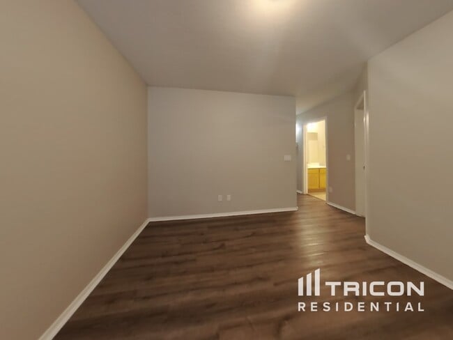 Building Photo - 46023 W Starlight Dr