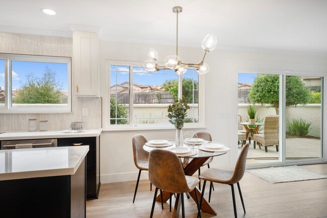 Building Photo - Executive Style Living ....