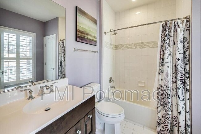 Building Photo - 10821 Symphony Park Dr