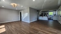 Building Photo - Totally renovated house now for lease