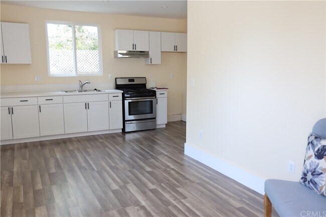 Building Photo - 11598 Cranston Ave