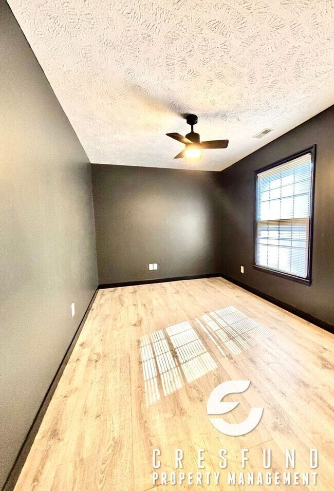 Building Photo - 4 Bed, 2.5 Bath - MINUTES FROM FORT LIBERT...