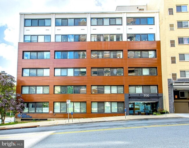 Building Photo - 700 Roeder Rd