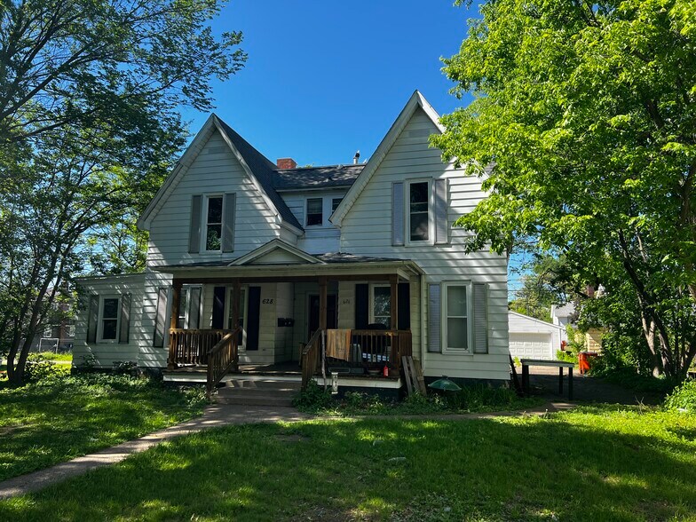 Primary Photo - 626 Hudson St