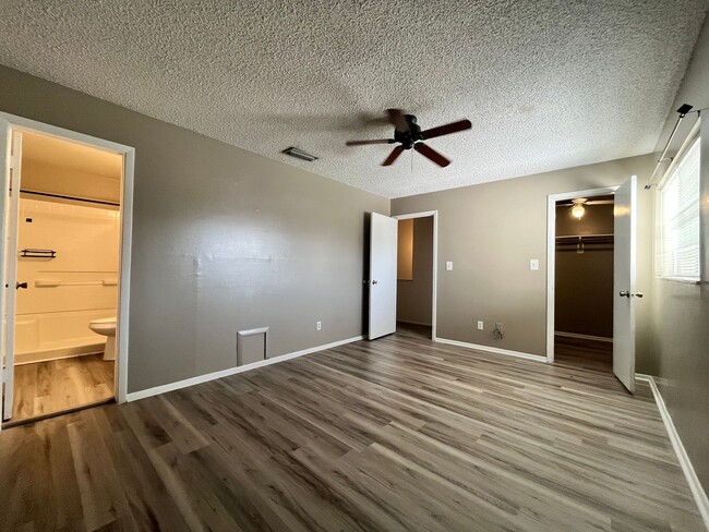 Building Photo - Indian Harbor Beach Townhome