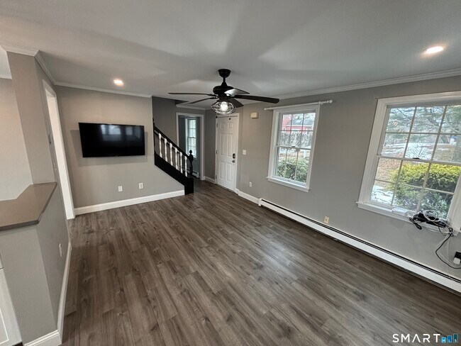 Building Photo - 72 Ingham Hill Rd