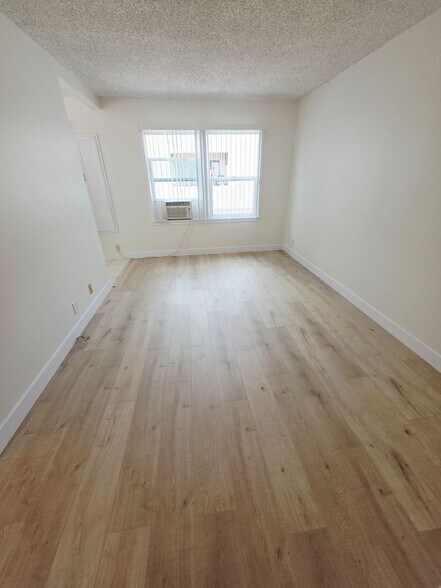 Building Photo - 1123 Linden Ave