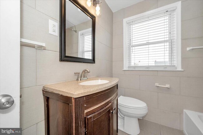 Building Photo - 1551 Langford Rd