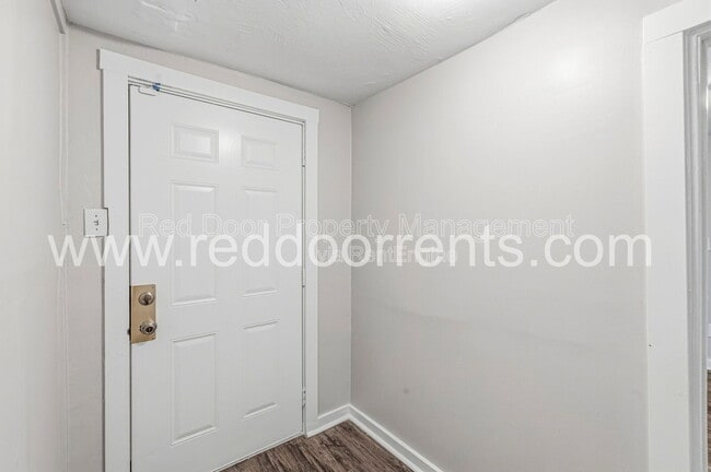 Building Photo - 4320 E 30th St