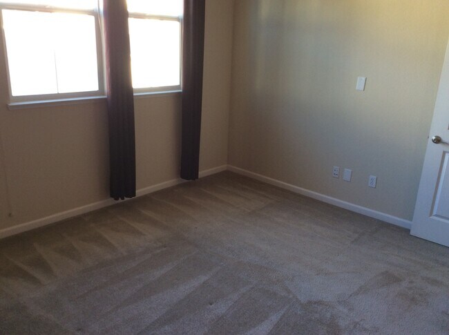 Building Photo - Opportunity Knocks! Updated Tri-Level prop...