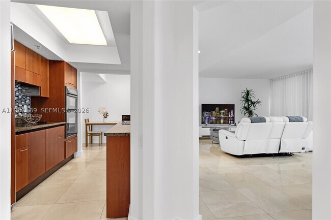 Building Photo - 1500 Ocean Dr