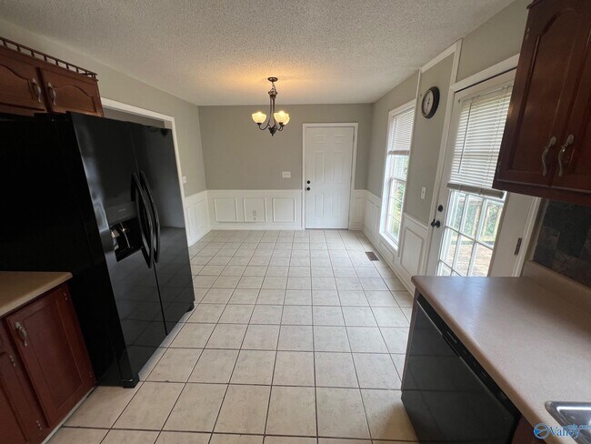 Building Photo - 113 Quiet Ln