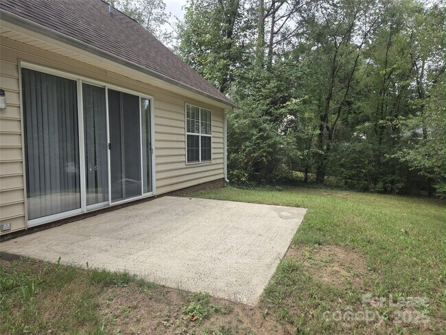 Building Photo - 141 Eagle Ct