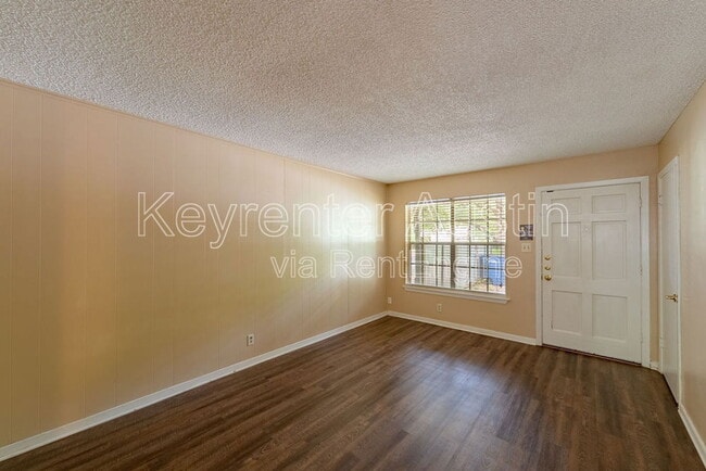 Building Photo - 6513 Woodrow Ave