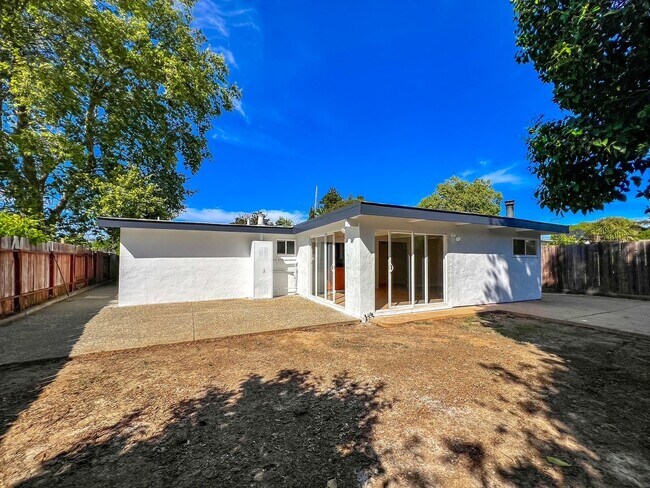 Building Photo - Renovated American Canyon Home Near Schools and Shopping Centers