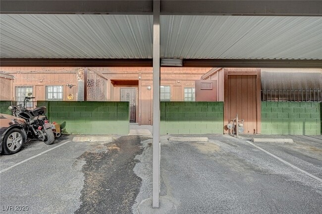 Building Photo - 5923 Laredo St