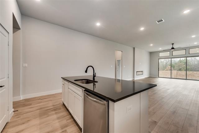 Building Photo - 921 Baybrook Ln