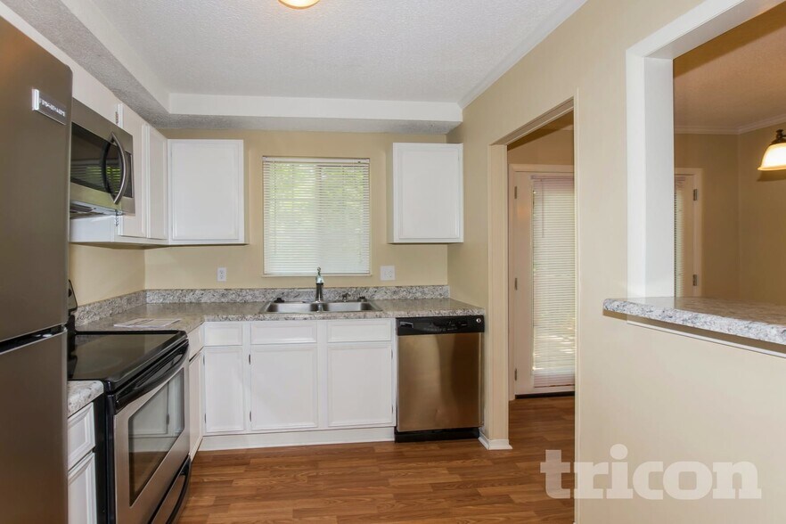 Building Photo - 6 Forestgrove Ct