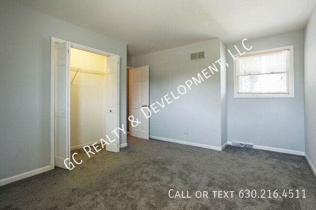 Building Photo - 810 Clarendon Ln
