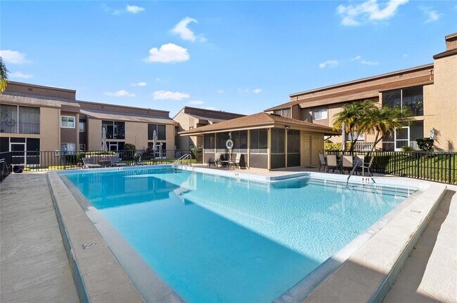 Building Photo - 1589 Greenlea Dr