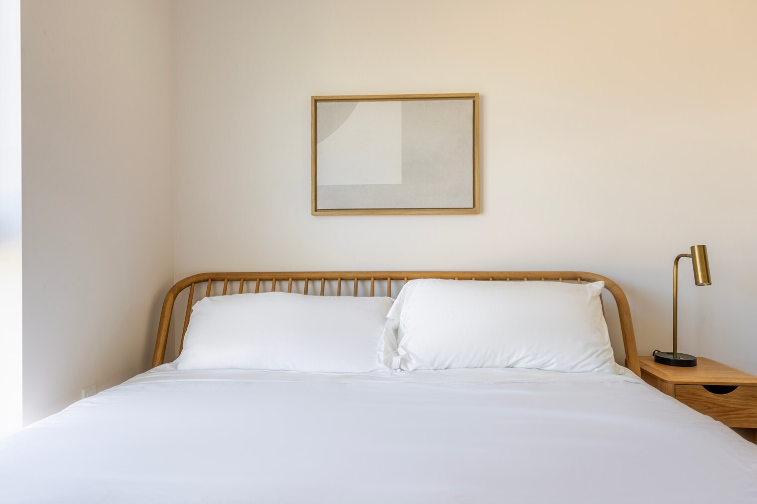 Building Photo - 611 N Virgil Ave