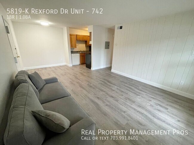 Building Photo - 5819-K Rexford Dr Unit-742