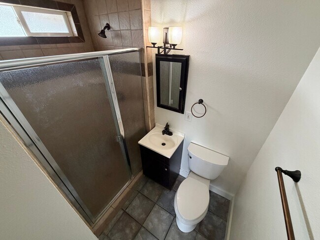 Building Photo - 465 Stansbury Dr