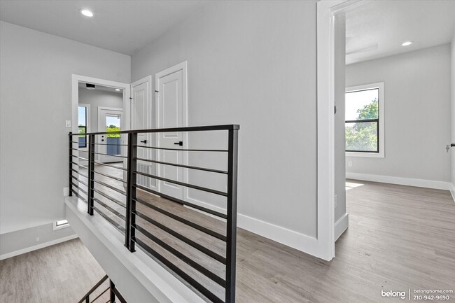 Building Photo - 810 Iowa St